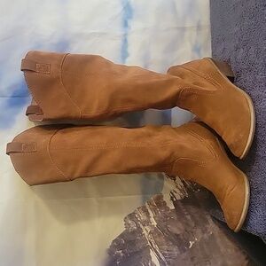 Restricted Women's boots likely size 8, excellent shape 18" including the heel